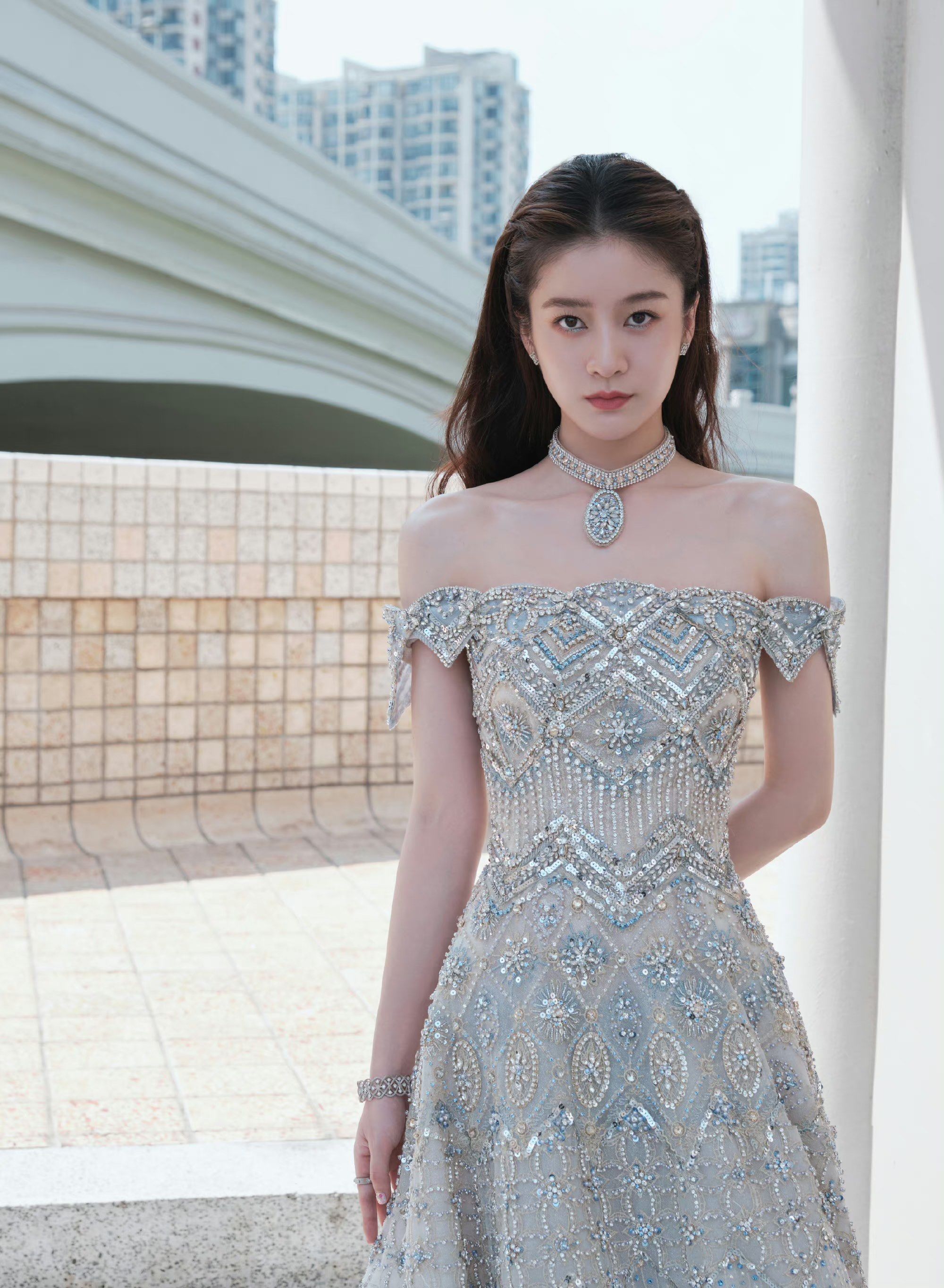 张雪迎✖️ivan yong宫廷渐变钉珠礼服