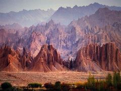 -天山神秘大峡谷