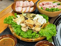 -阿山卓·野生菌火锅·纳西火塘烤肉