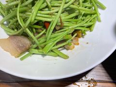 -黄泥岗·地道湖北菜(奥特莱斯店)