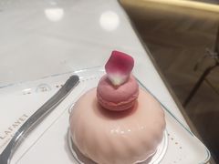 玫瑰草莓芝士蛋糕-PAUL LAFAYET 法式甜品(深圳湾万象城店)