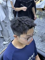 -藤野造型专业烫染接发