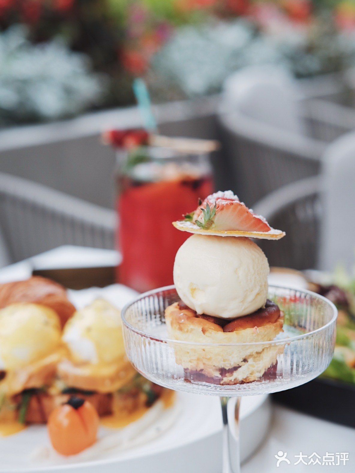 一般蓝色 但是我们吃了2口就觉得太甜了