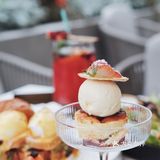 一般蓝色 但是我们吃了2口就觉得太甜了