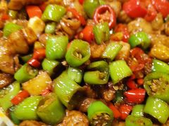 干锅肥肠-鑫巴蜀小镇 · 水煮鱼专研店(玉桥店)