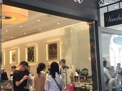 -VENCHI 闻绮(上海佛罗伦萨小镇店)