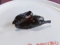 招牌墨鱼汁脆皮乳鸽-于塗·文化餐厅(棕榈店)