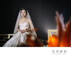 -Color卡诺婚纱礼服馆(南京严选店)