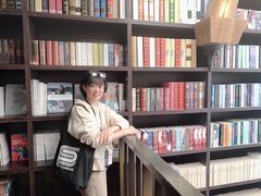 -钟书阁(松江泰晤士小镇店)