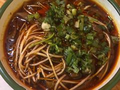 -拈签一笑黄牛肉辣卤串串