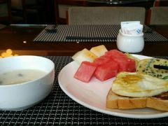 -武汉光谷广场杨家湾地铁站怡程酒店