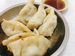 -黄阿姨锅贴大王(万航渡路店)