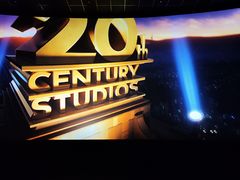 -百美汇影城(LUXE嘉里中心店)