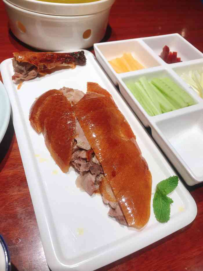 京味张·北京烤鸭(罗湖旗舰店)-"今天来了京味张用餐,在中午几乎都坐