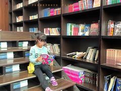 -钟书阁(松江泰晤士小镇店)