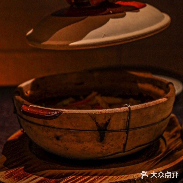 人来人往，唯有对三清潭的喜爱最专一