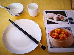 餐具摆设-蝴蝶泉宾馆-中餐厅