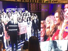 -Victoria's Secret(杭州湖滨银泰in77店)