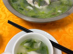 芫茜豆腐鱼片汤-大头生大排档