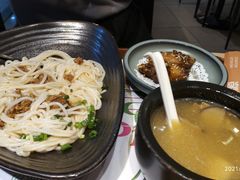 -蒙自源米线大王(东站店)