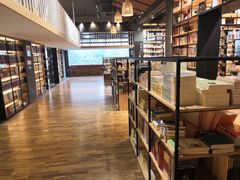 -新华书店(解放中路店)