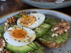 牛油果煮蛋吐司-RAC BAR(安福路店)