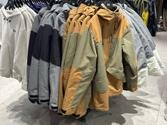 -UNDER ARMOUR(八达岭奥莱店)