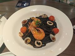 -港丽餐厅(来福士店)