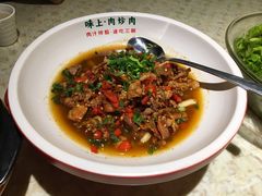 老坛辣椒炒肉-味上湘菜馆(岳麓山店)