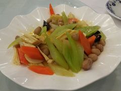 -鑫巴蜀小镇 · 水煮鱼专研店(玉桥店)