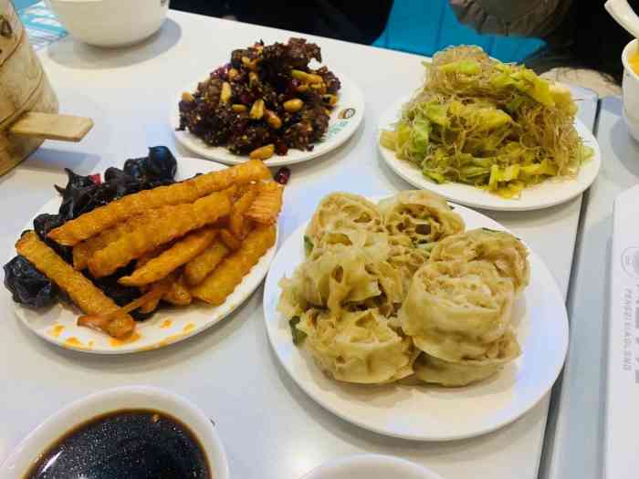 凤起小笼(建业凯旋店)-"一家值得让我去两次的店.中午加班过了吃饭.