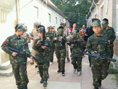 -亲兄弟真人CS团建拓展基地