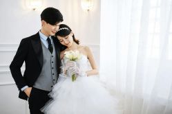 -雪中彩影婚纱摄影·微光艺术中心