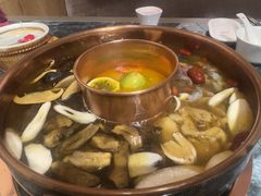 -慢丽江·云南野生菌土鸡锅(西山店)
