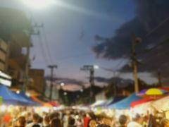 -周日夜市