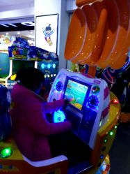 -六月巴士童乐园(抚顺罕王商场店)