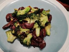 西蓝花炒红蘑-百富源·海鲜辽菜(和平北大街店)