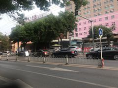 -北医三院门诊部-地上停车场