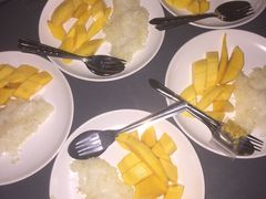 -芒果糯米饭摊子