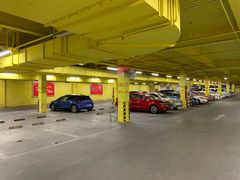 -欧尚超市苏州店停车场(金鸡湖路店)
