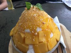 -莓园冰淇淋店