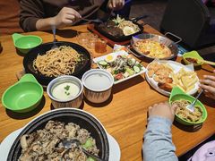 -豪客嘉族·麦尼顿西餐厅(乐福天下店)