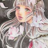 美不胜收，花瓣萦绕的小姐姐