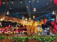 -老滇山寨•云南特色菜•地方菜•民族风情歌舞表演(金碧店)