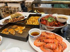 -老东镇啤酒屋海鲜加工·蒸汽海鲜·海鲜烧烤(台东店)