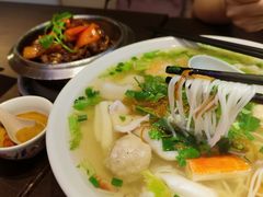 -大头虾越式风味餐厅(光明广场店)