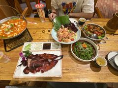 -老滇山寨•云南特色菜•地方菜•民族风情歌舞表演(金碧店)