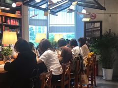 -西西弗书店&矢量咖啡(凯德晶萃广场店)