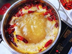 麻辣锅底-百品聚旋转火锅(号外店)