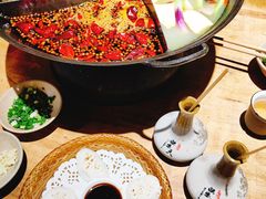 -白乐天毛肚火锅馆(解放碑店)